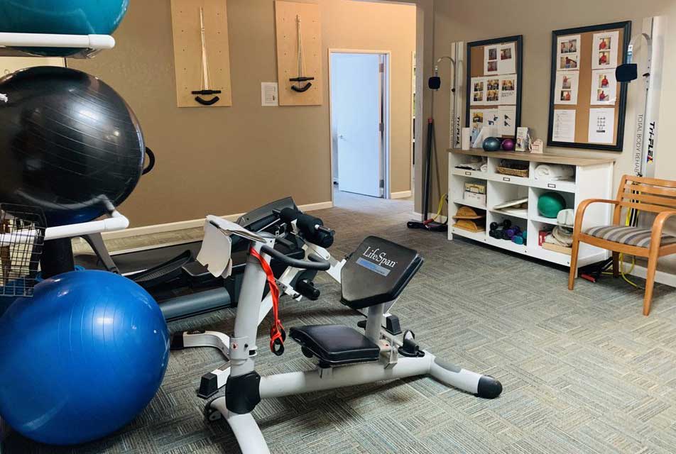 Hagan Chiropractic In Hayward waitingroom
